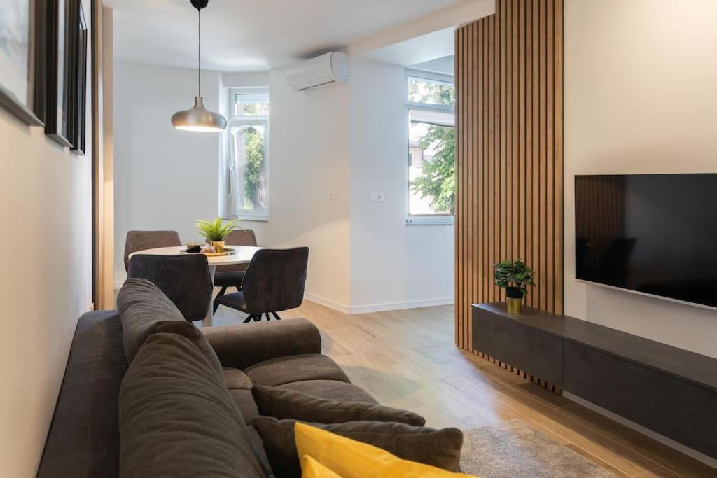 Ferienwohnung Flat4Us#Cozy#Freeparking#5People Zagreb Exterior foto